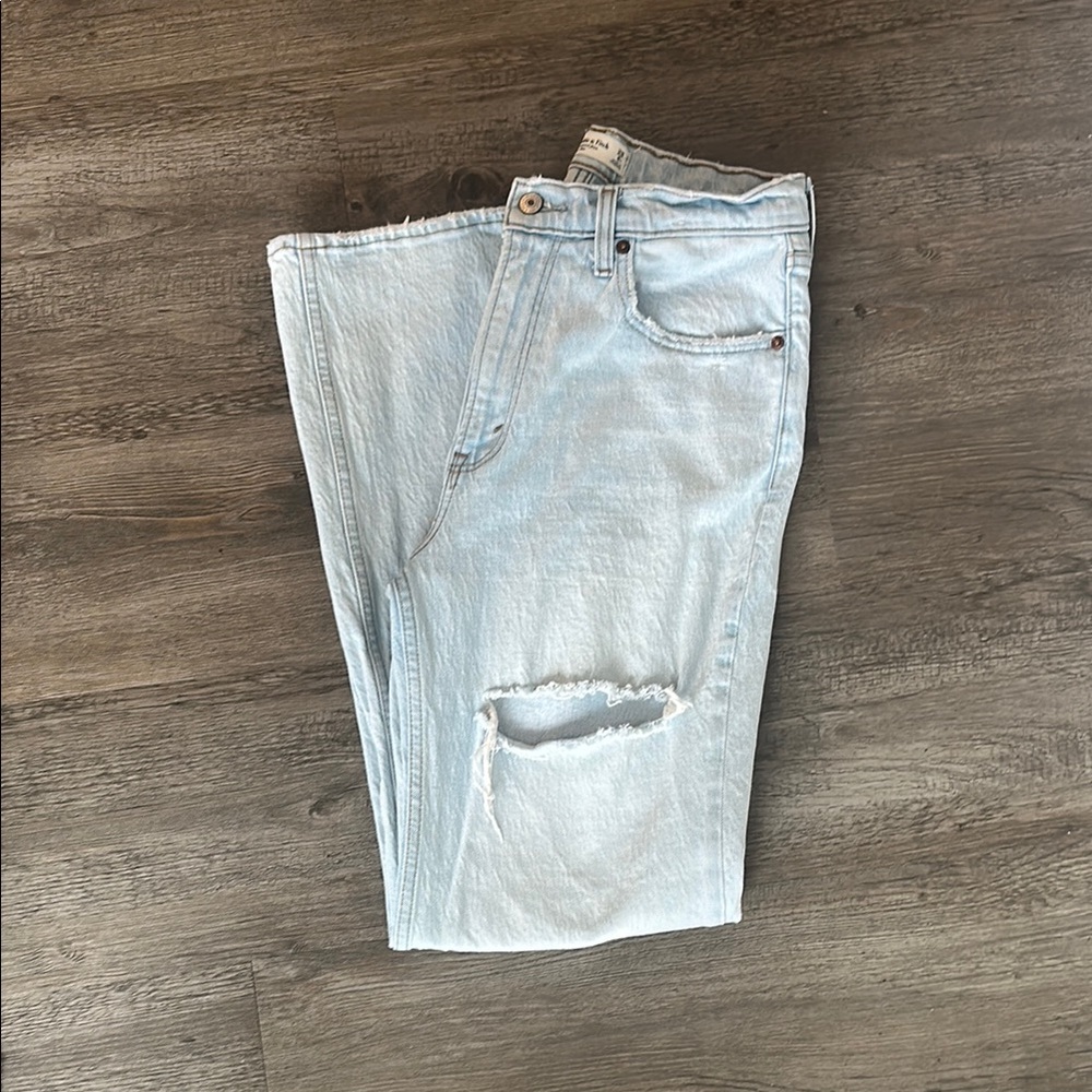 Abercrombie High Rise 90s relaxed jean